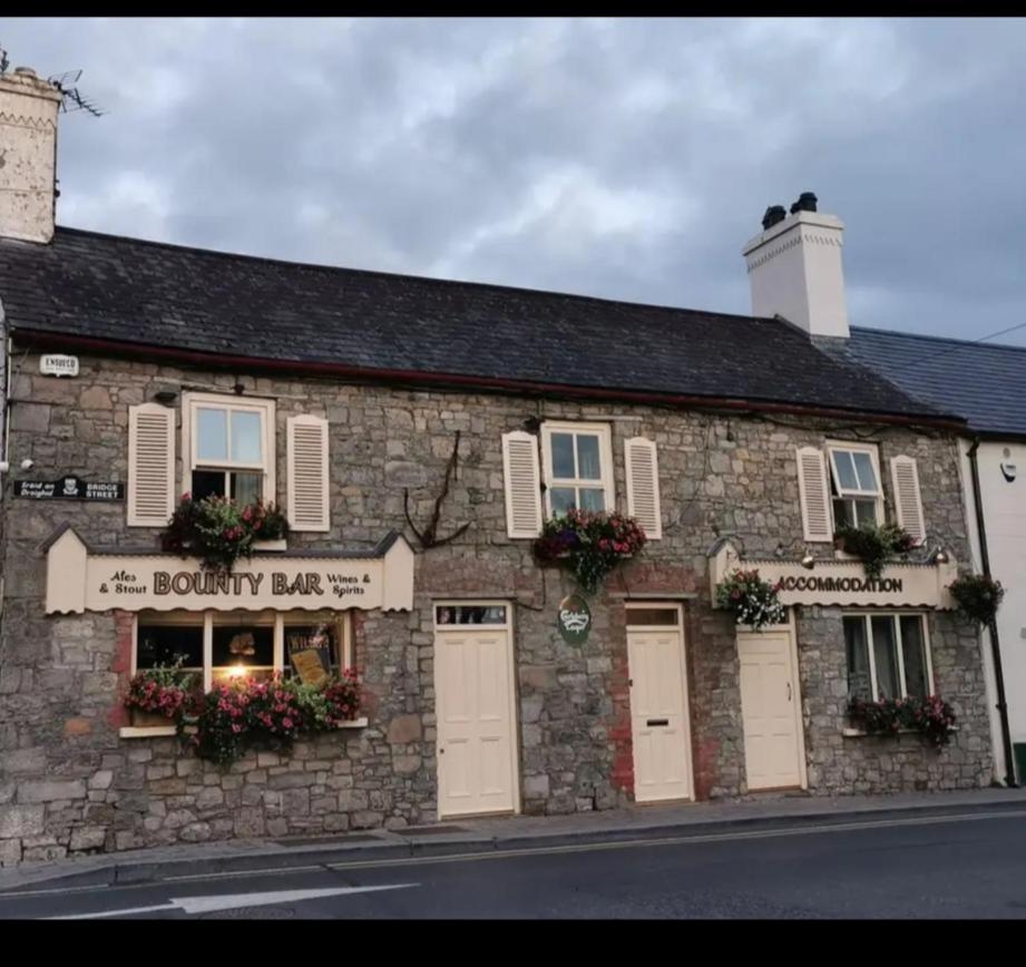Hotel Bounty Bar Trim Exterior foto